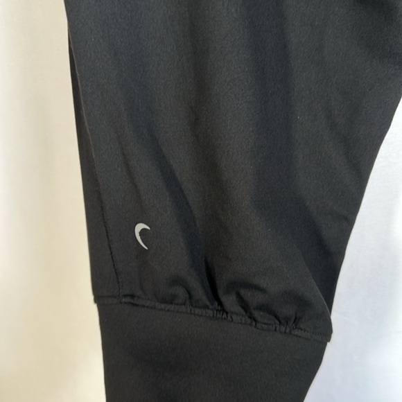 Zyia Active Black Ascend Capri Joggers Size Large - Picture 7 of 8